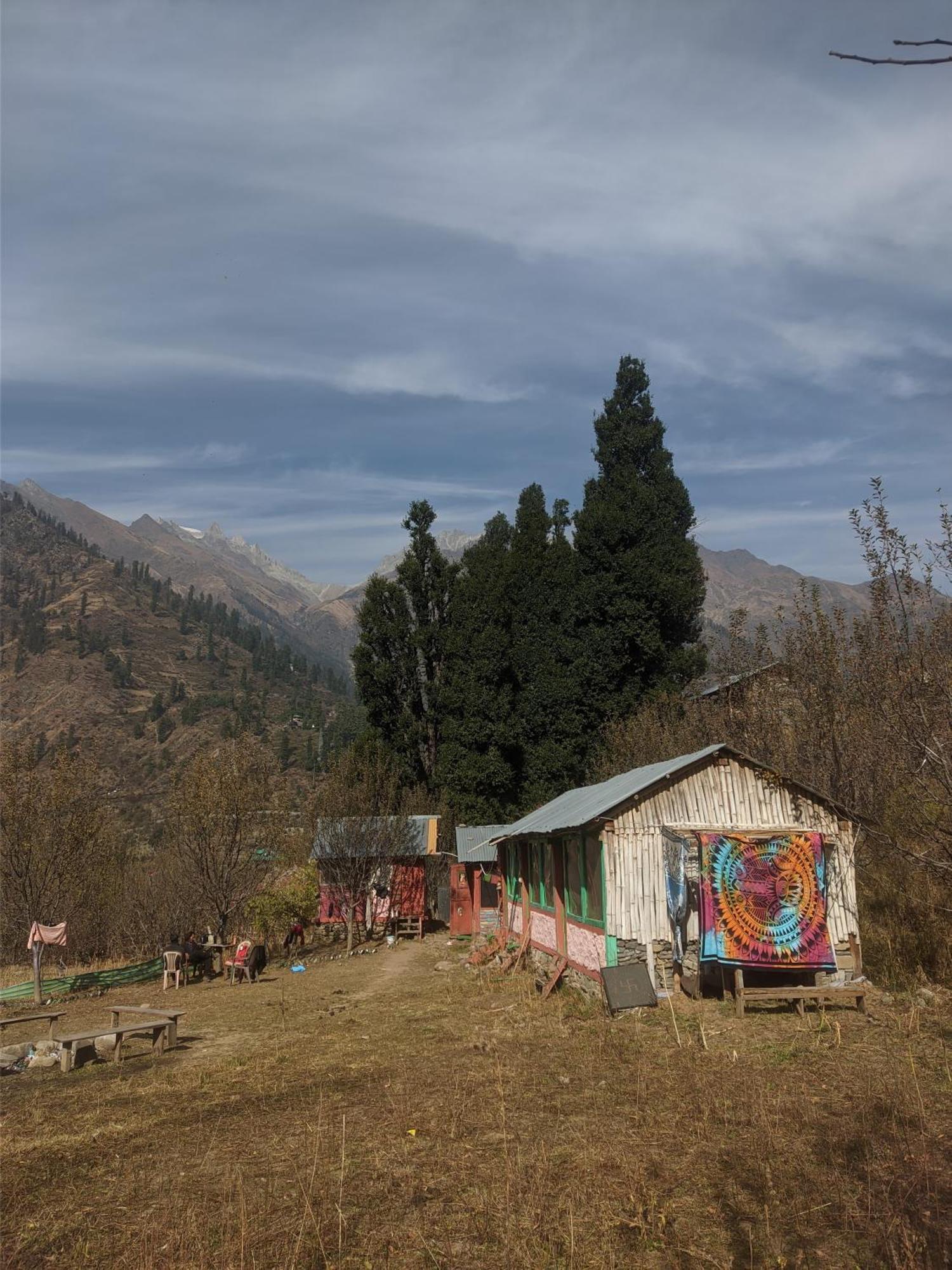 Hippy Hyde Kalga Hotel Kalgha Exterior photo