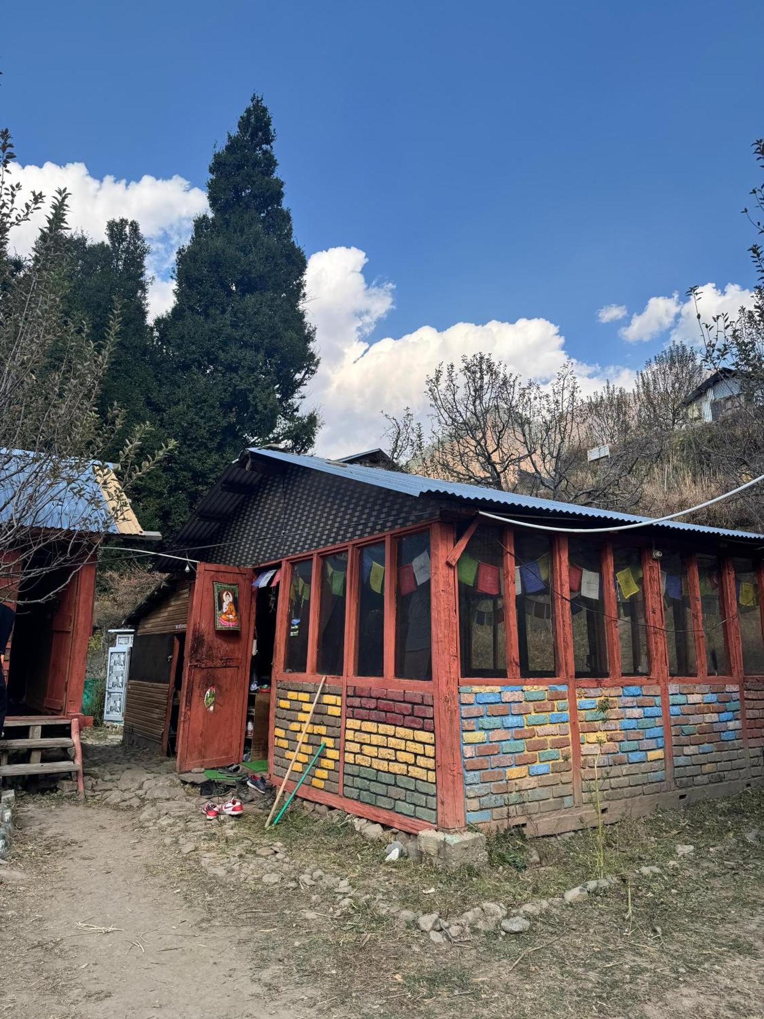 Hippy Hyde Kalga Hotel Kalgha Exterior photo